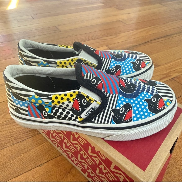Vans Classic Slip-on Shark Week Kids Vans Size 12 Phin/True Wht - Picture 4 of 7